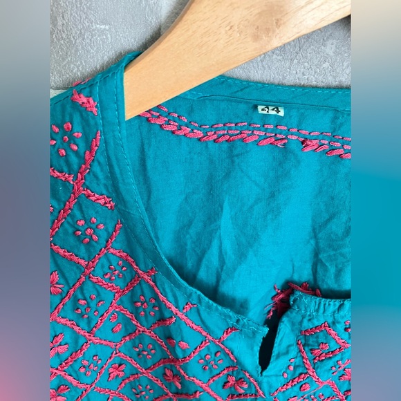 Teal & Pink vintage embroidered mini dress - Picture 2 of 2